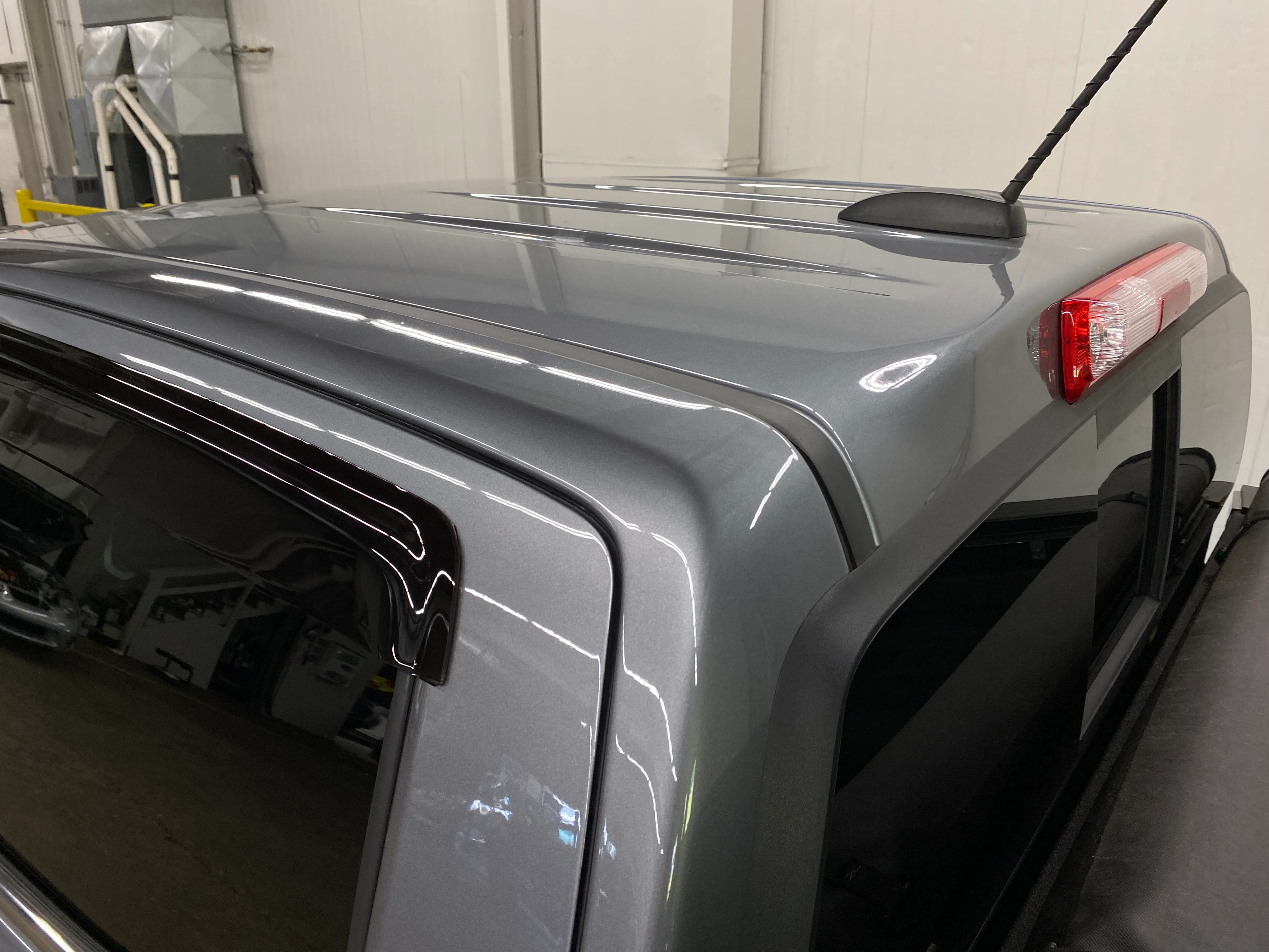2018 GMC Canyon Crew Cab SLT 4WD - Image 43
