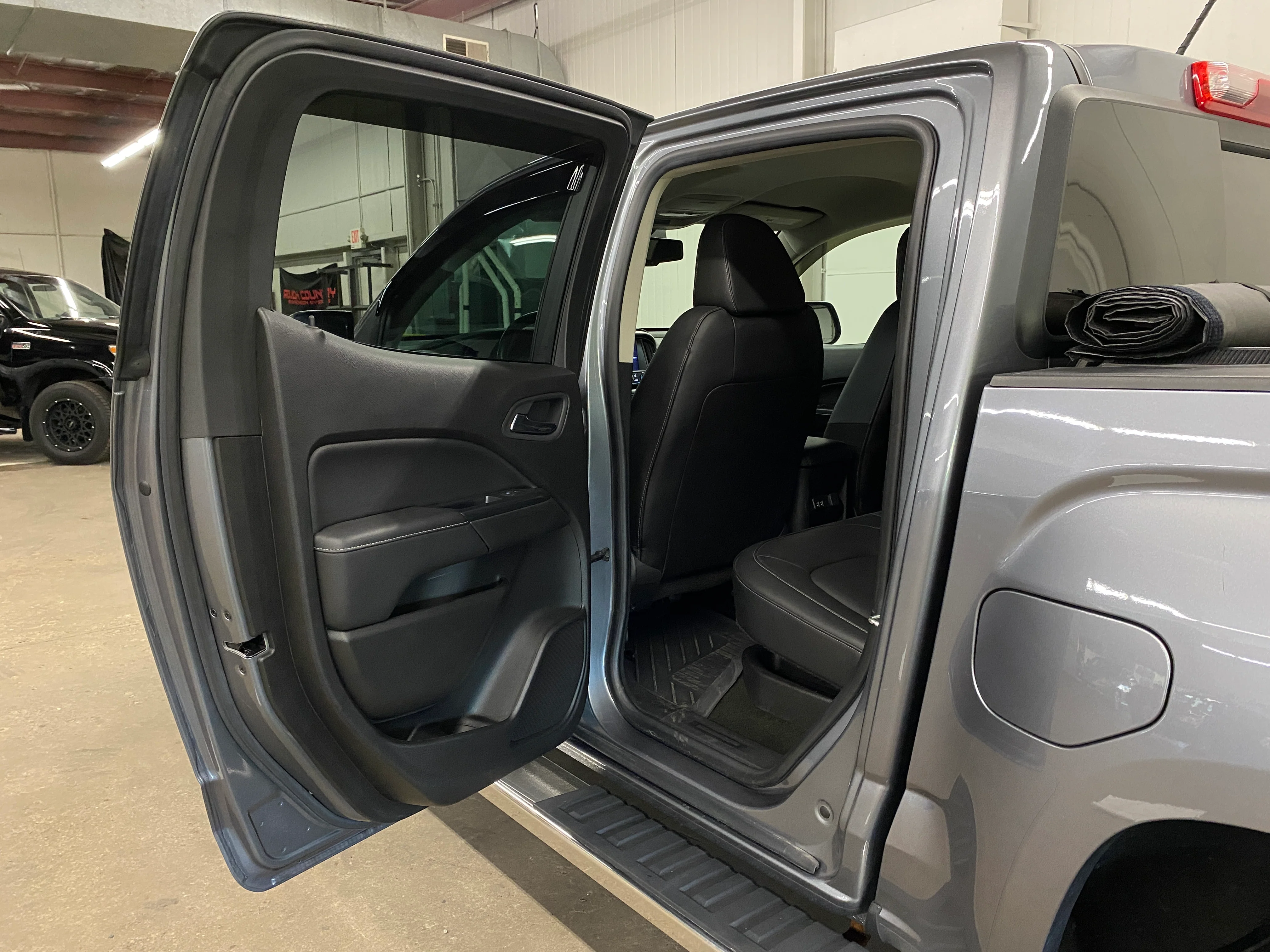 2018 GMC Canyon Crew Cab SLT 4WD - Image 49