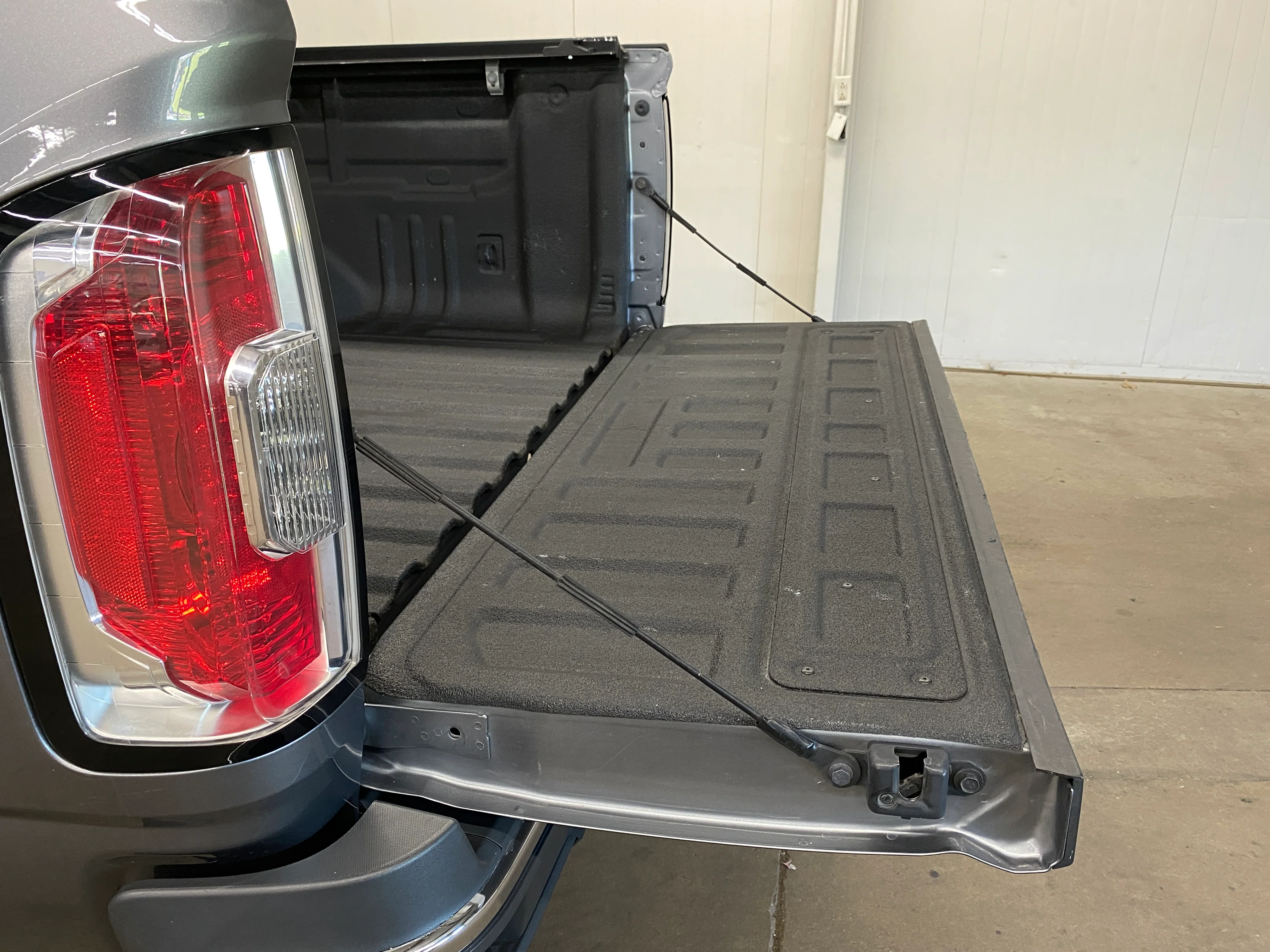 2018 GMC Canyon Crew Cab SLT 4WD - Image 52