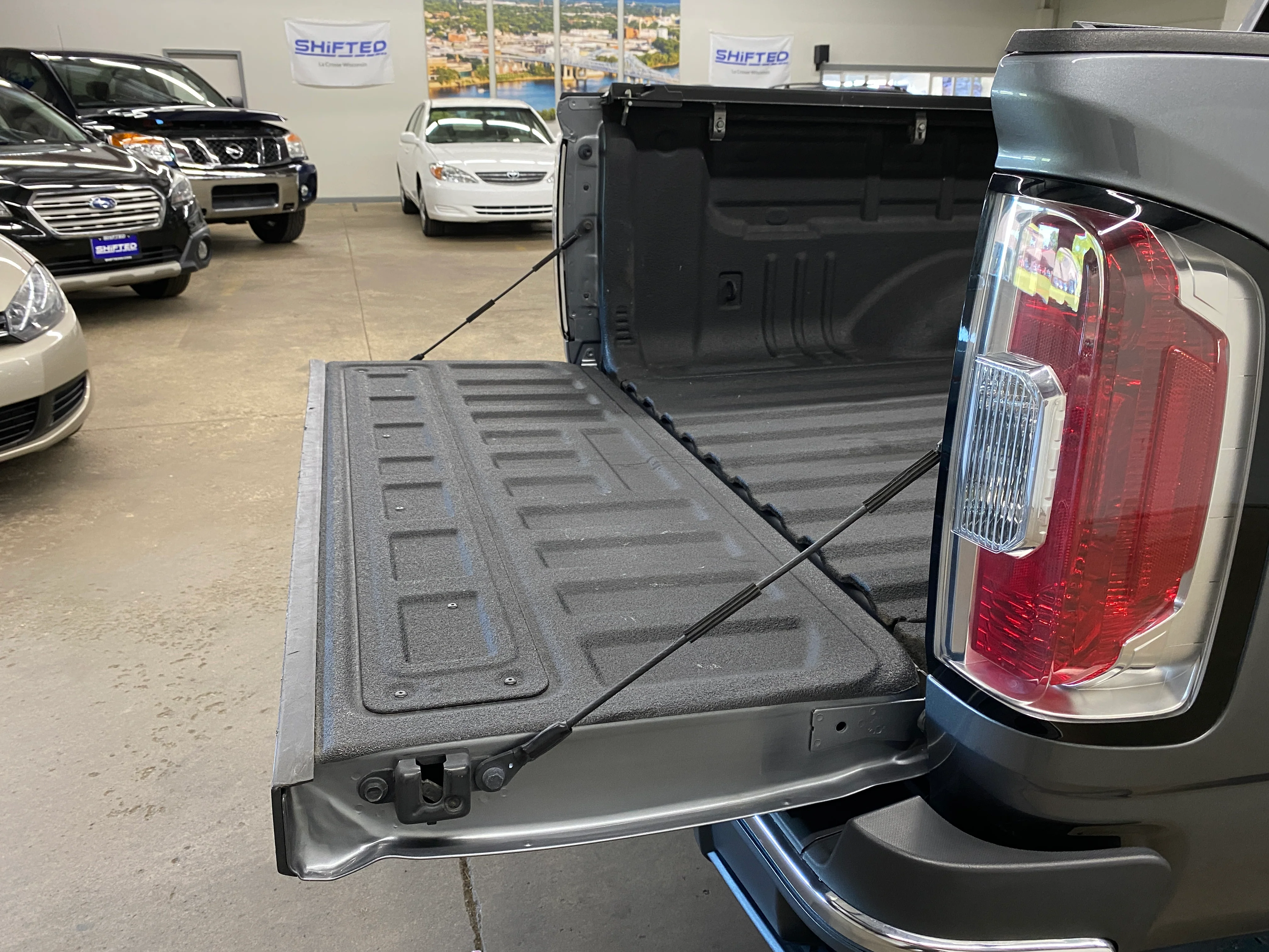 2018 GMC Canyon Crew Cab SLT 4WD - Image 53