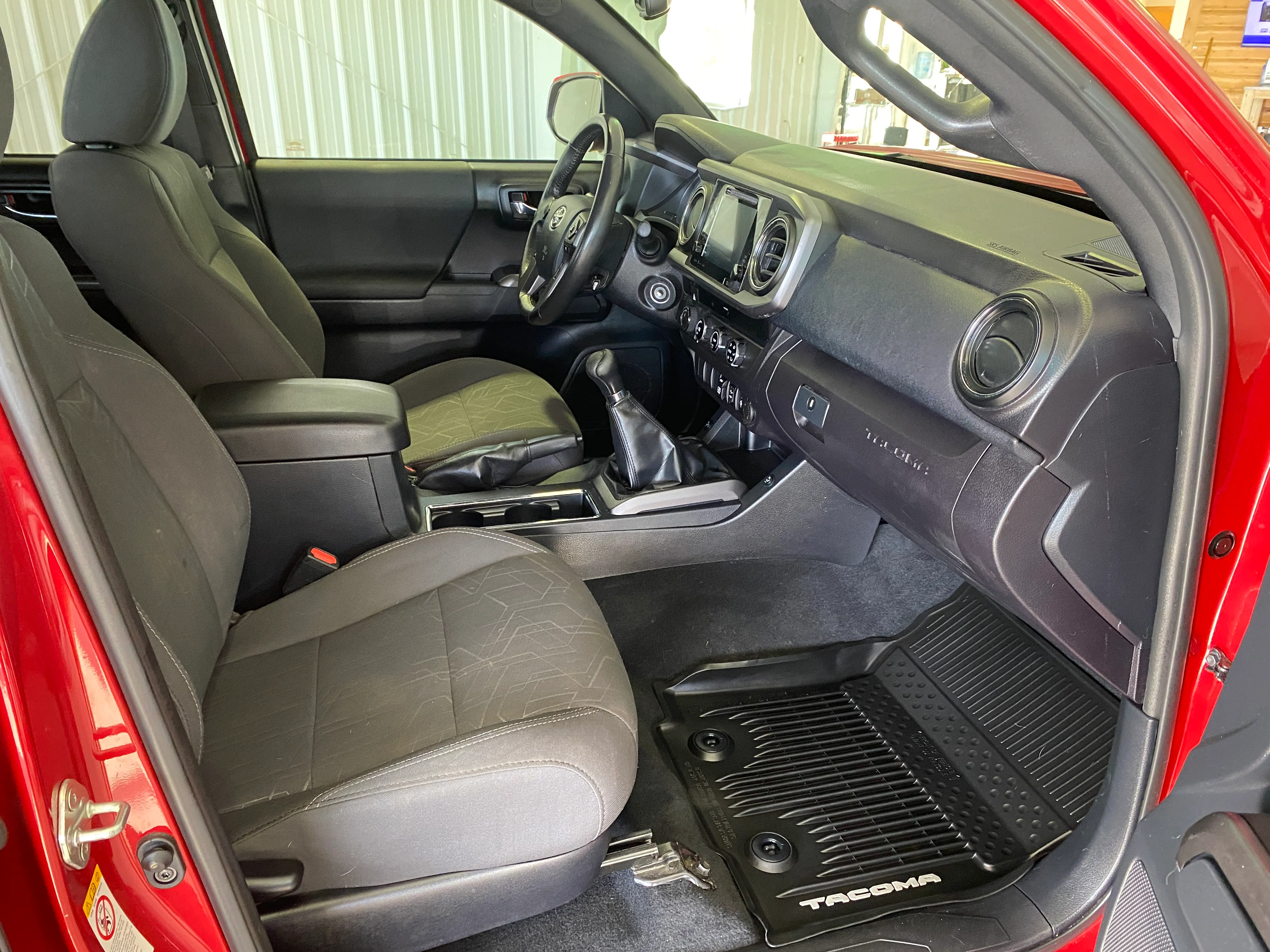 2018 Toyota Tacoma TRD Sport Double Cab 6-speed Manual - Image 13