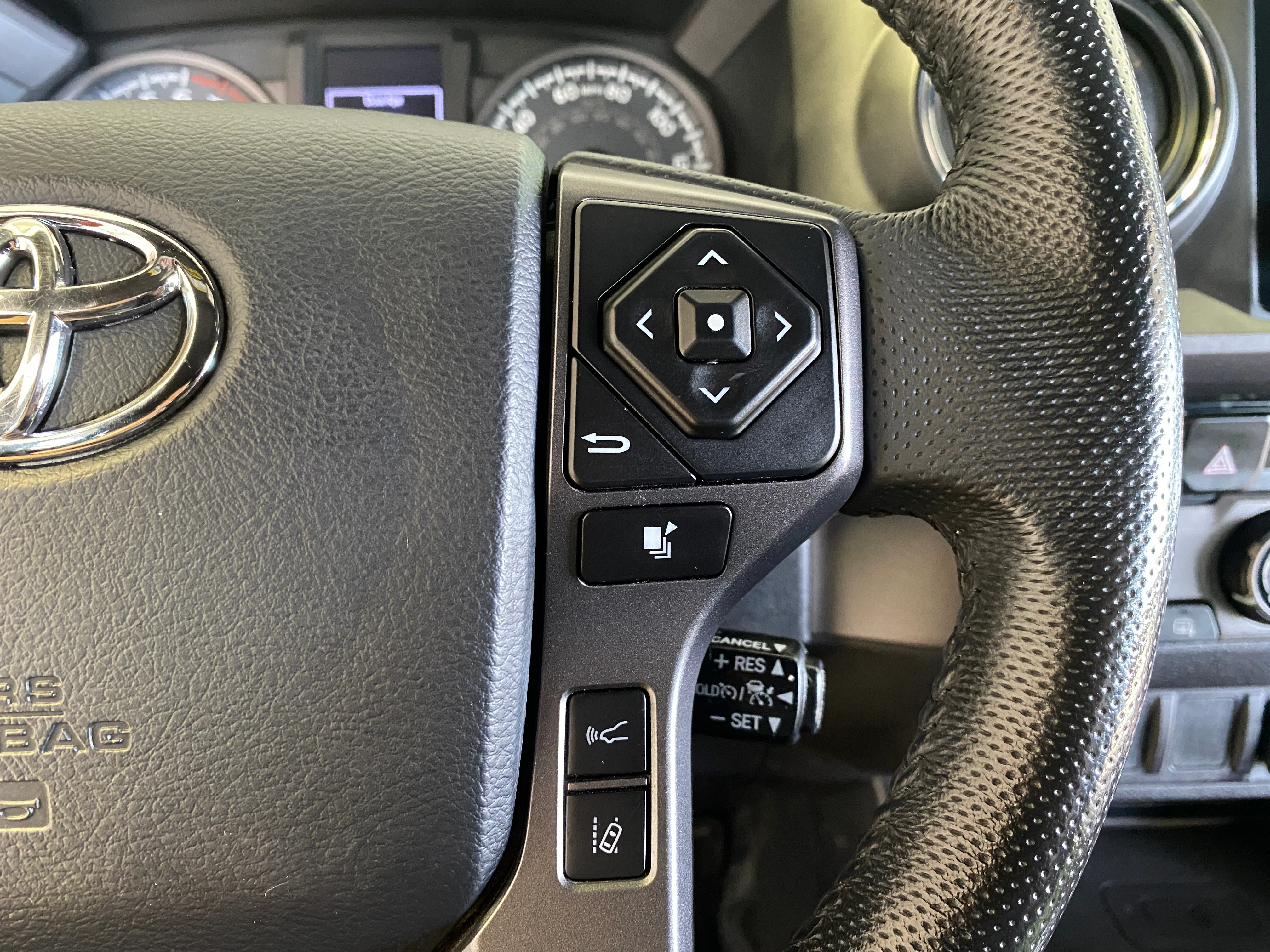 2018 Toyota Tacoma TRD Sport Double Cab 6-speed Manual - Image 19