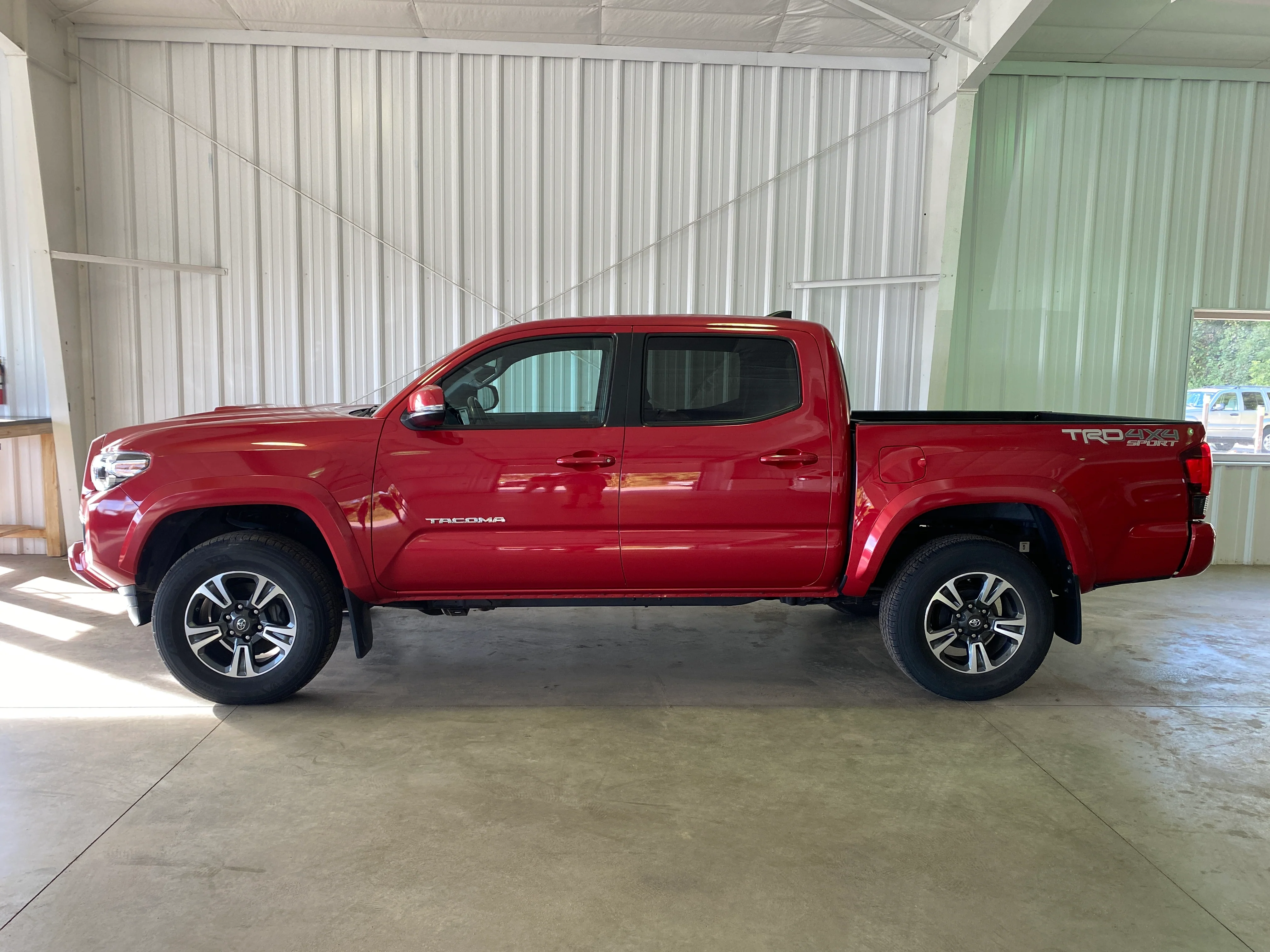 2018 Toyota Tacoma TRD Sport Double Cab 6-speed Manual - Image 2