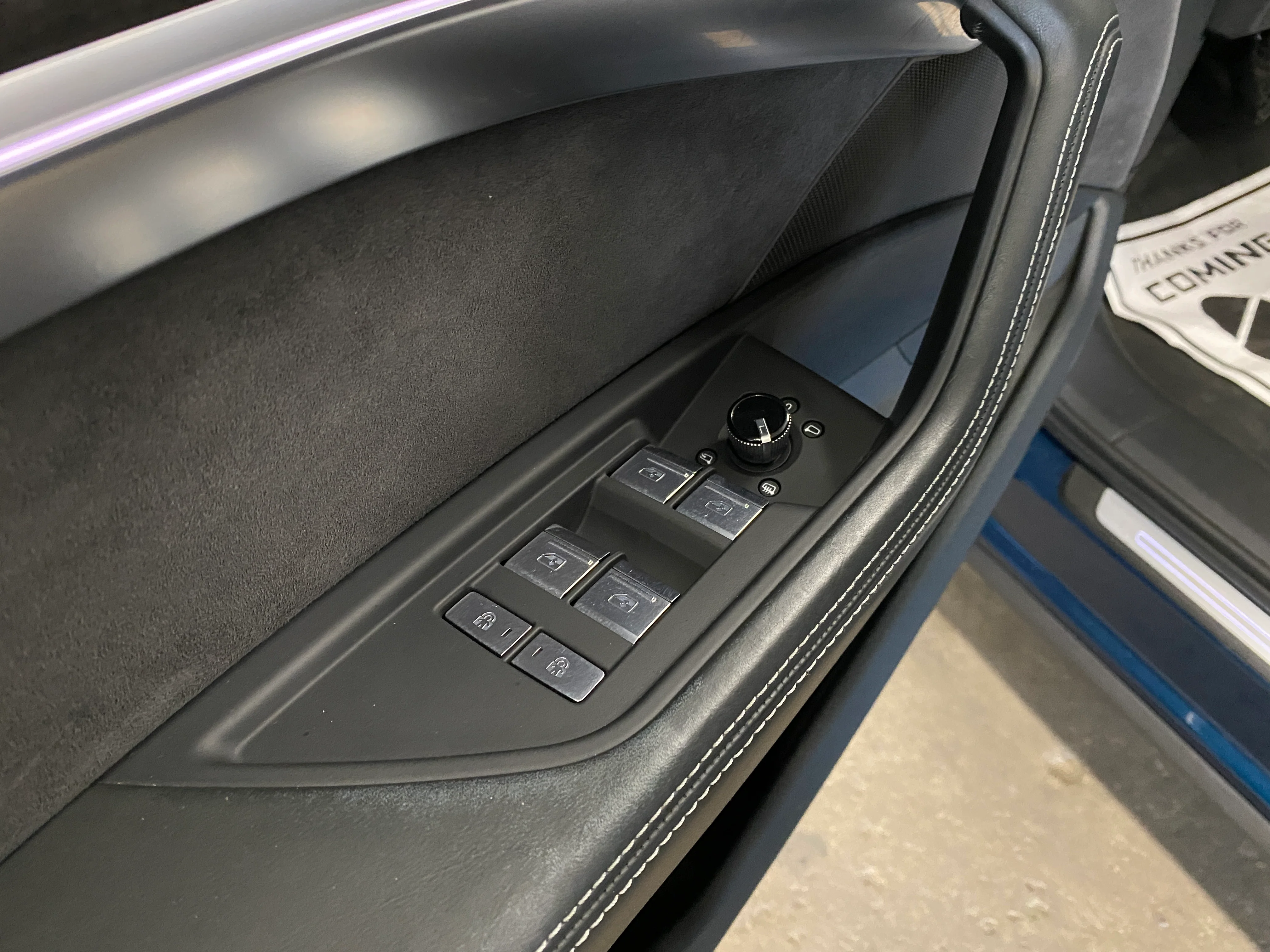 2019 Audi e-tron Prestige - Image 10
