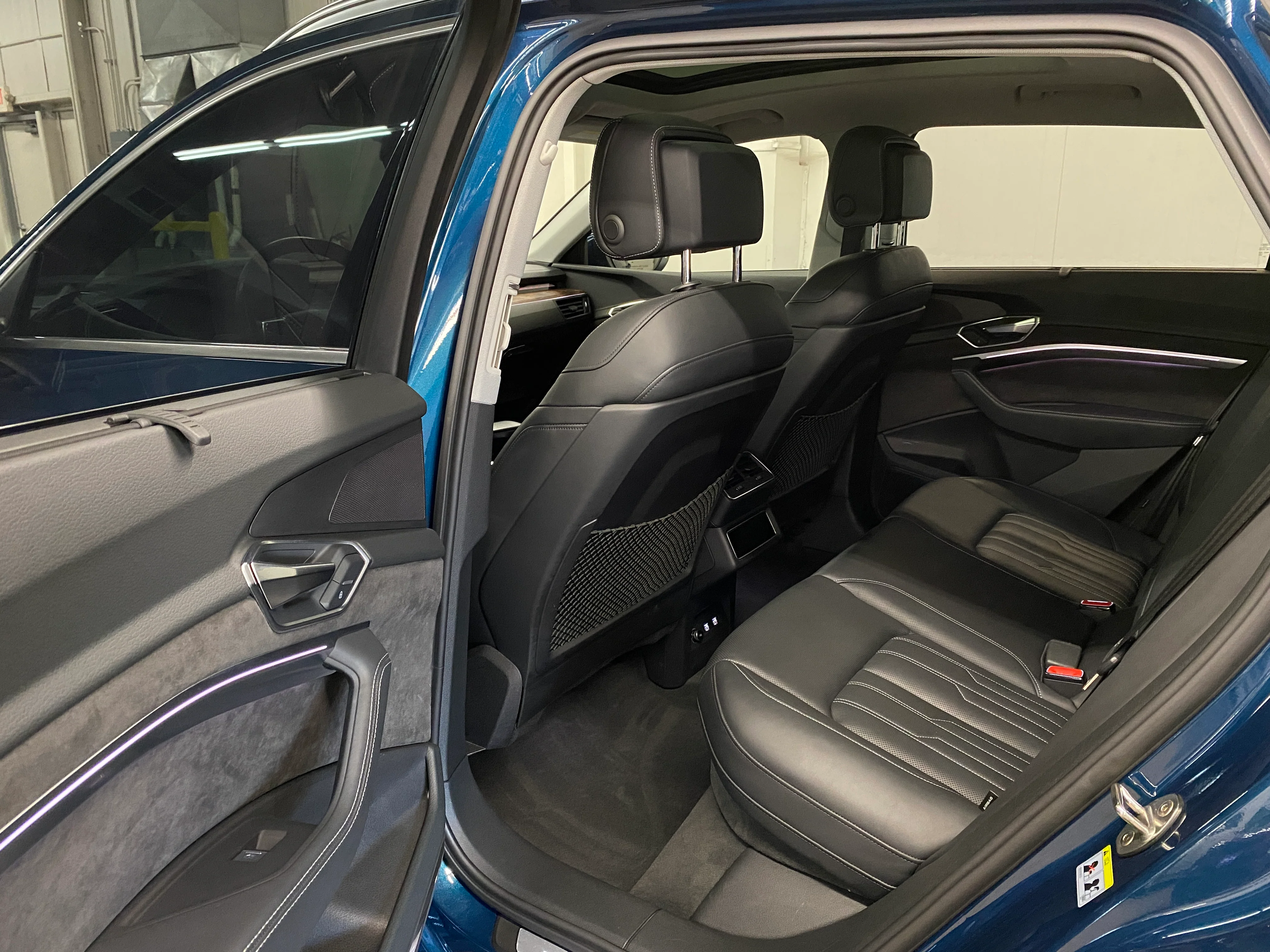 2019 Audi e-tron Prestige - Image 13