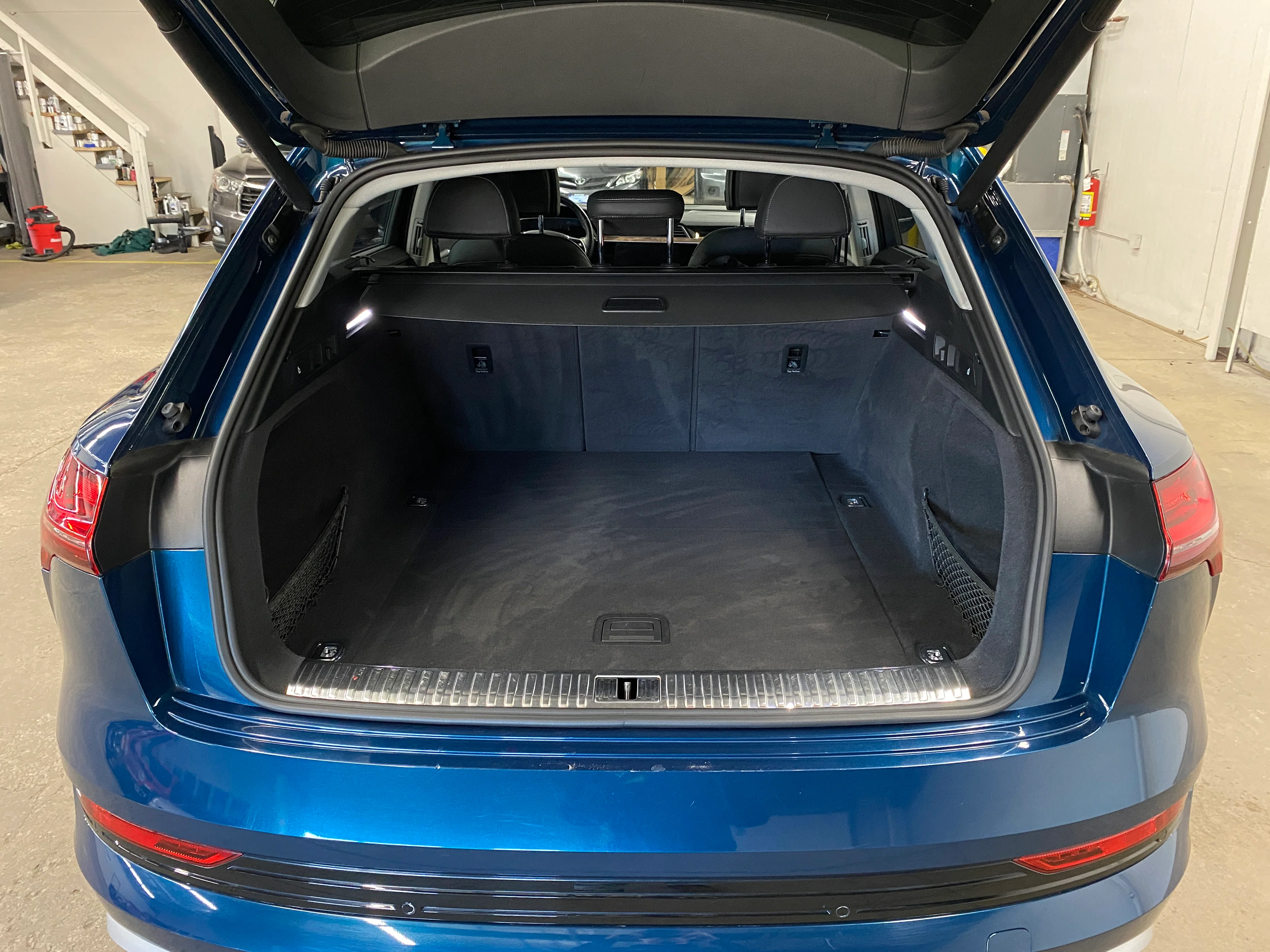 2019 Audi e-tron Prestige - Image 14