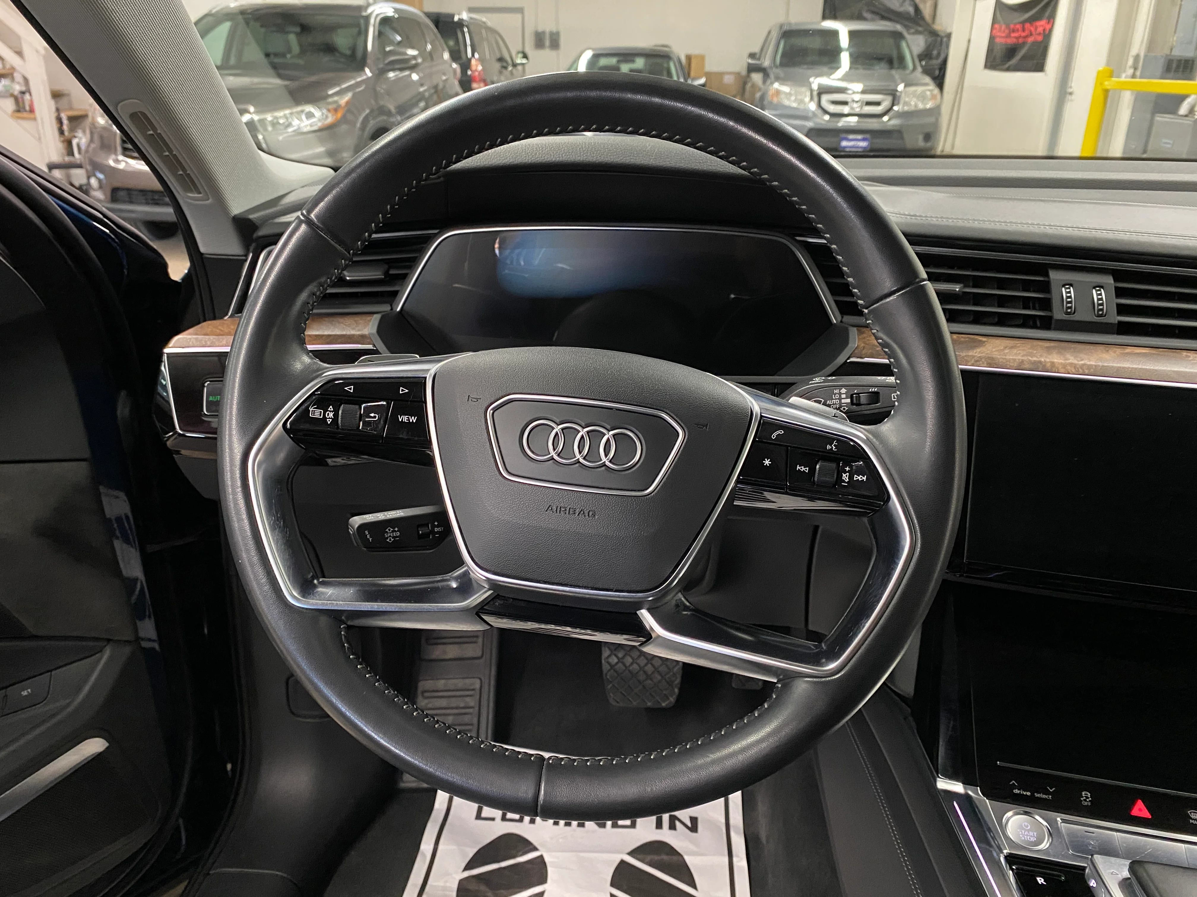 2019 Audi e-tron Prestige - Image 22