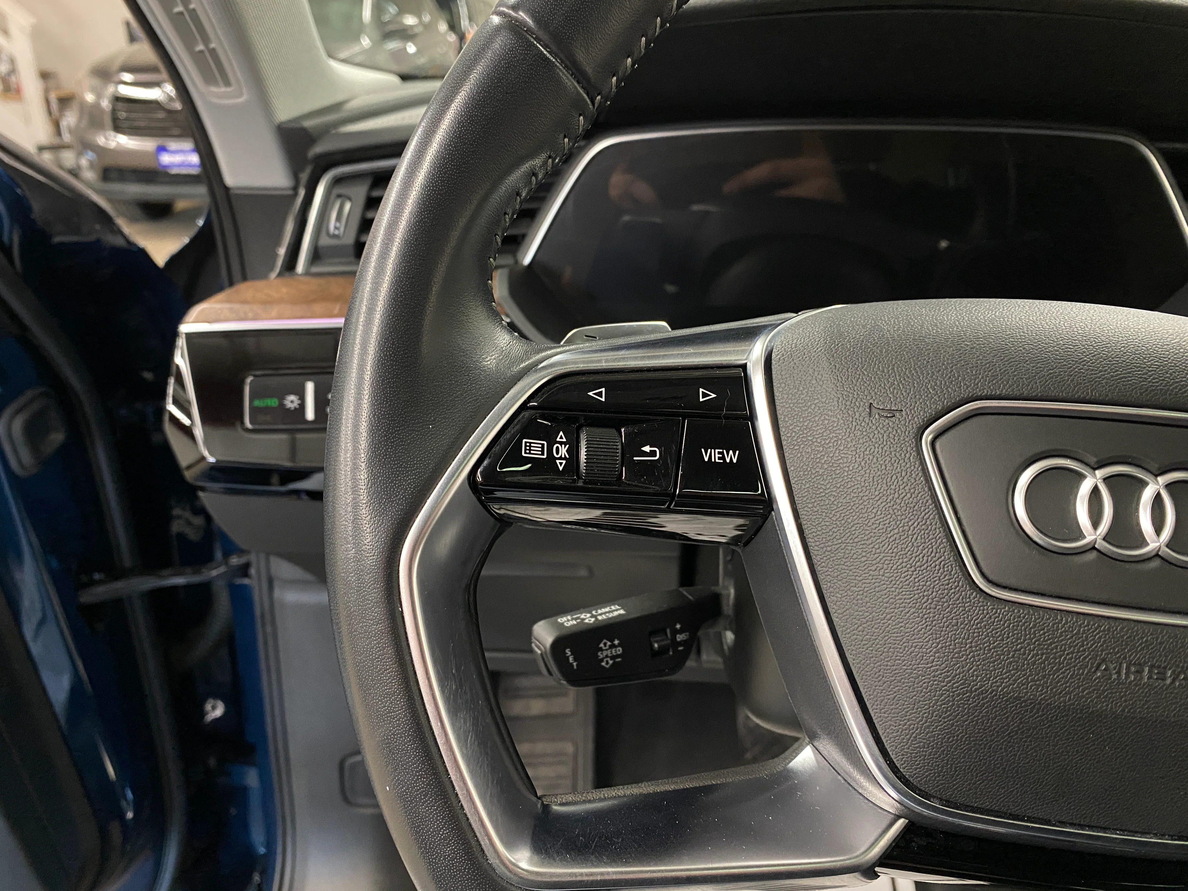 2019 Audi e-tron Prestige - Image 23