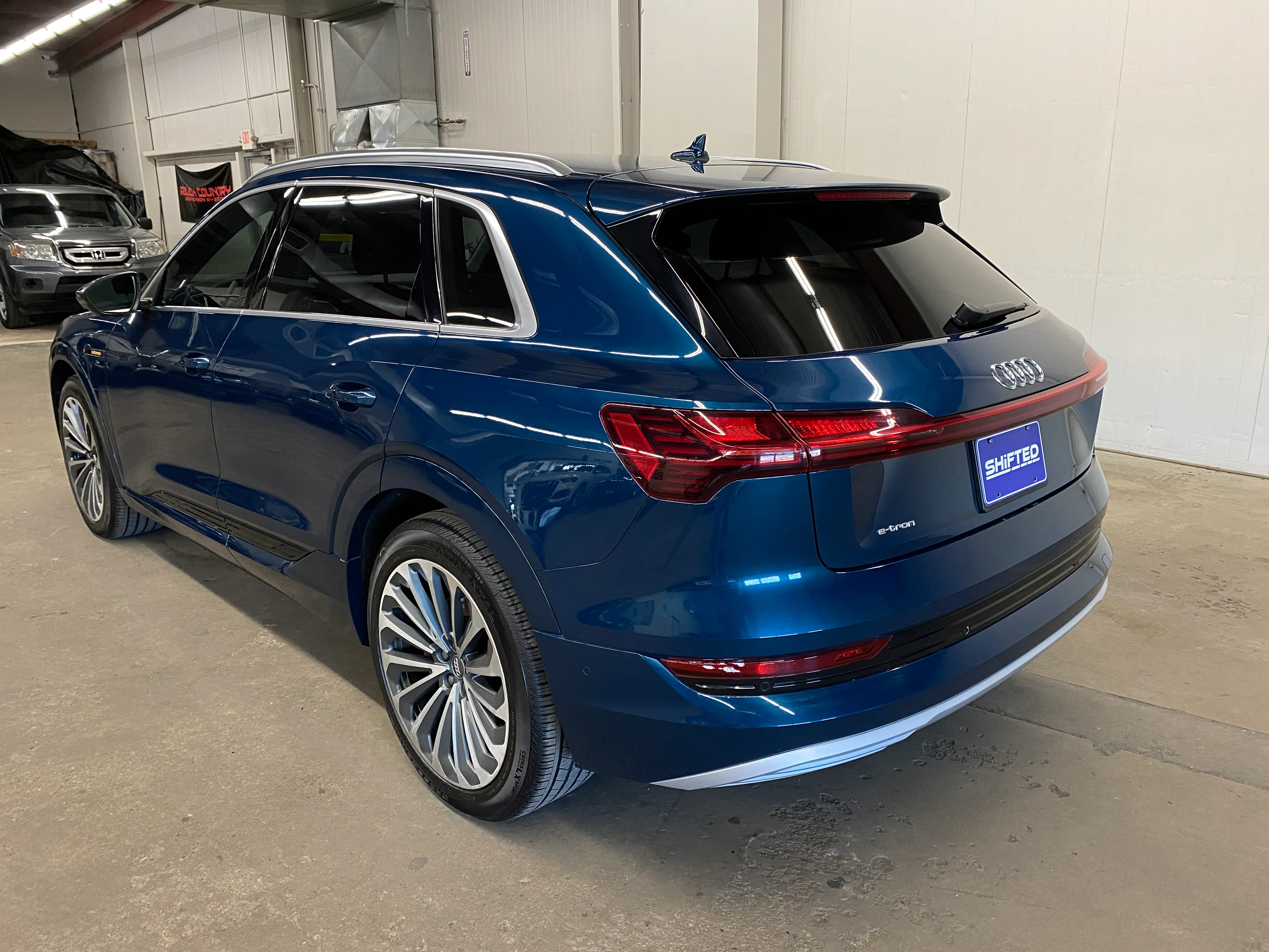 2019 Audi e-tron Prestige - Image 3