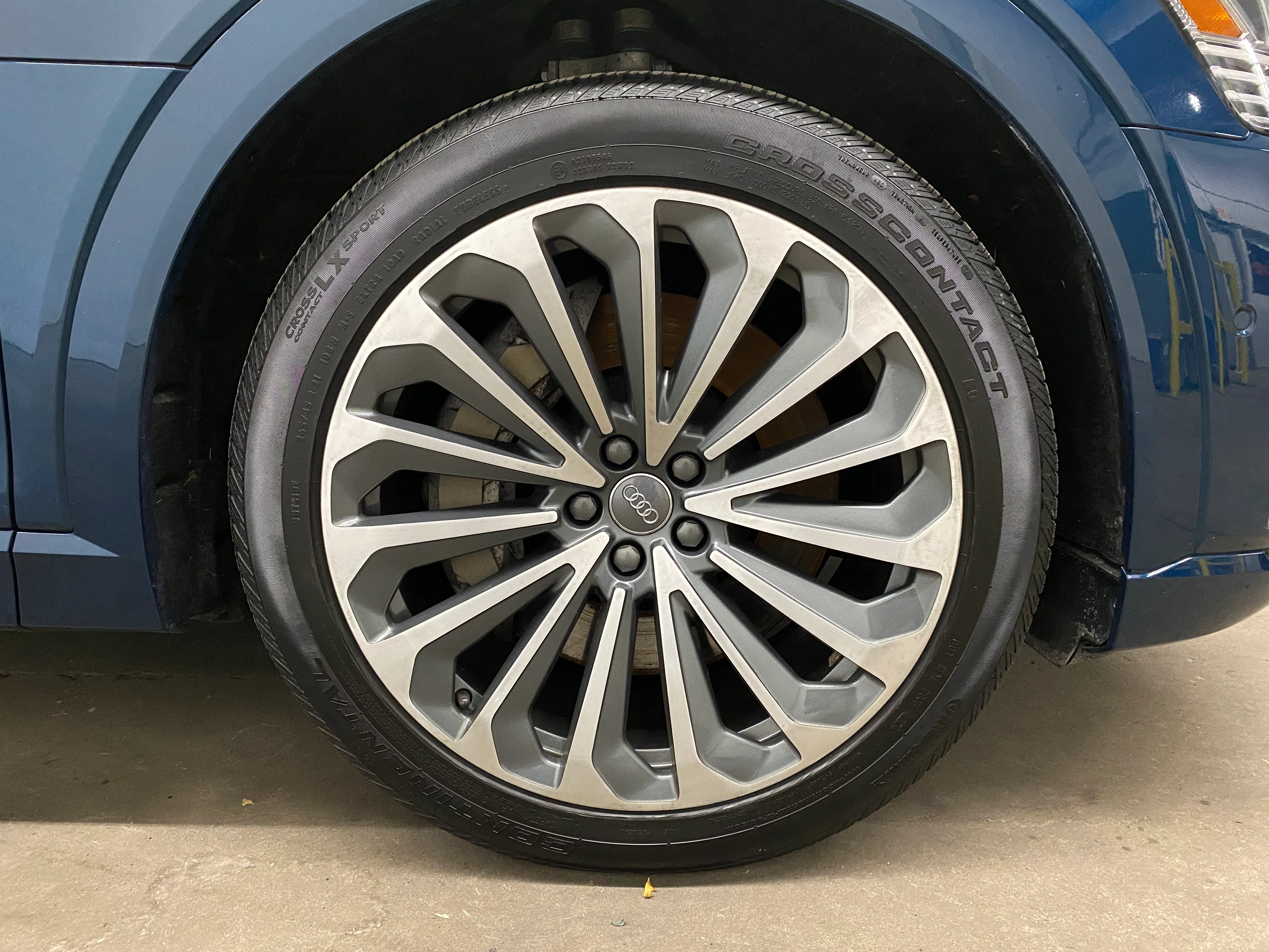 2019 Audi e-tron Prestige - Image 38