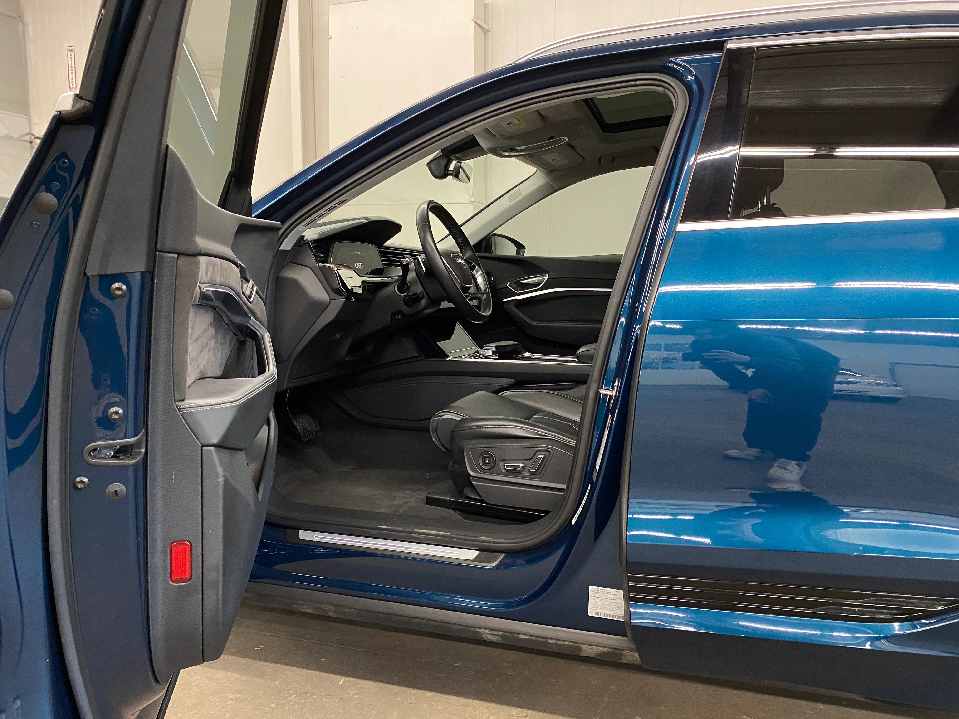 2019 Audi e-tron Prestige - Image 40