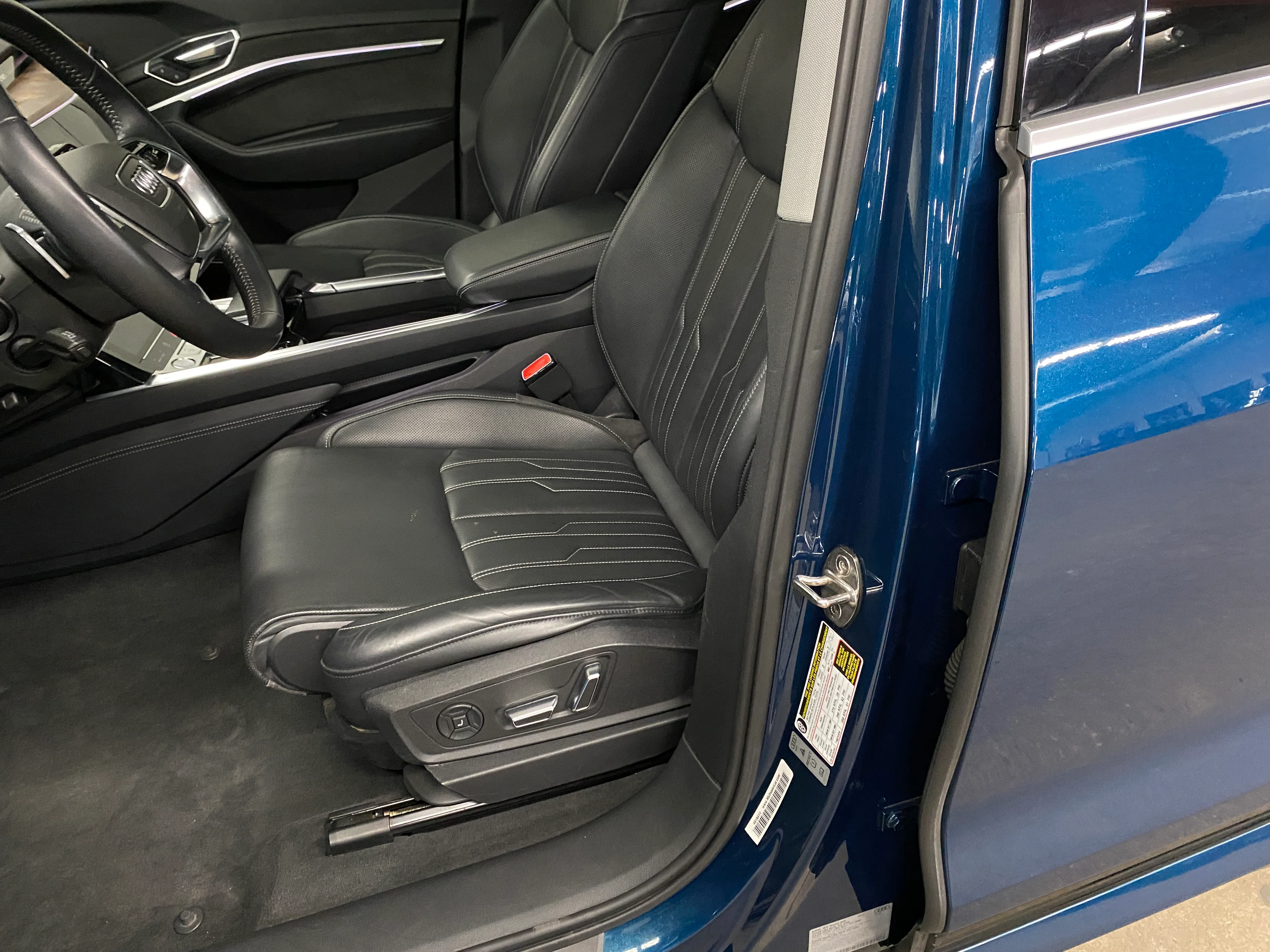 2019 Audi e-tron Prestige - Image 42