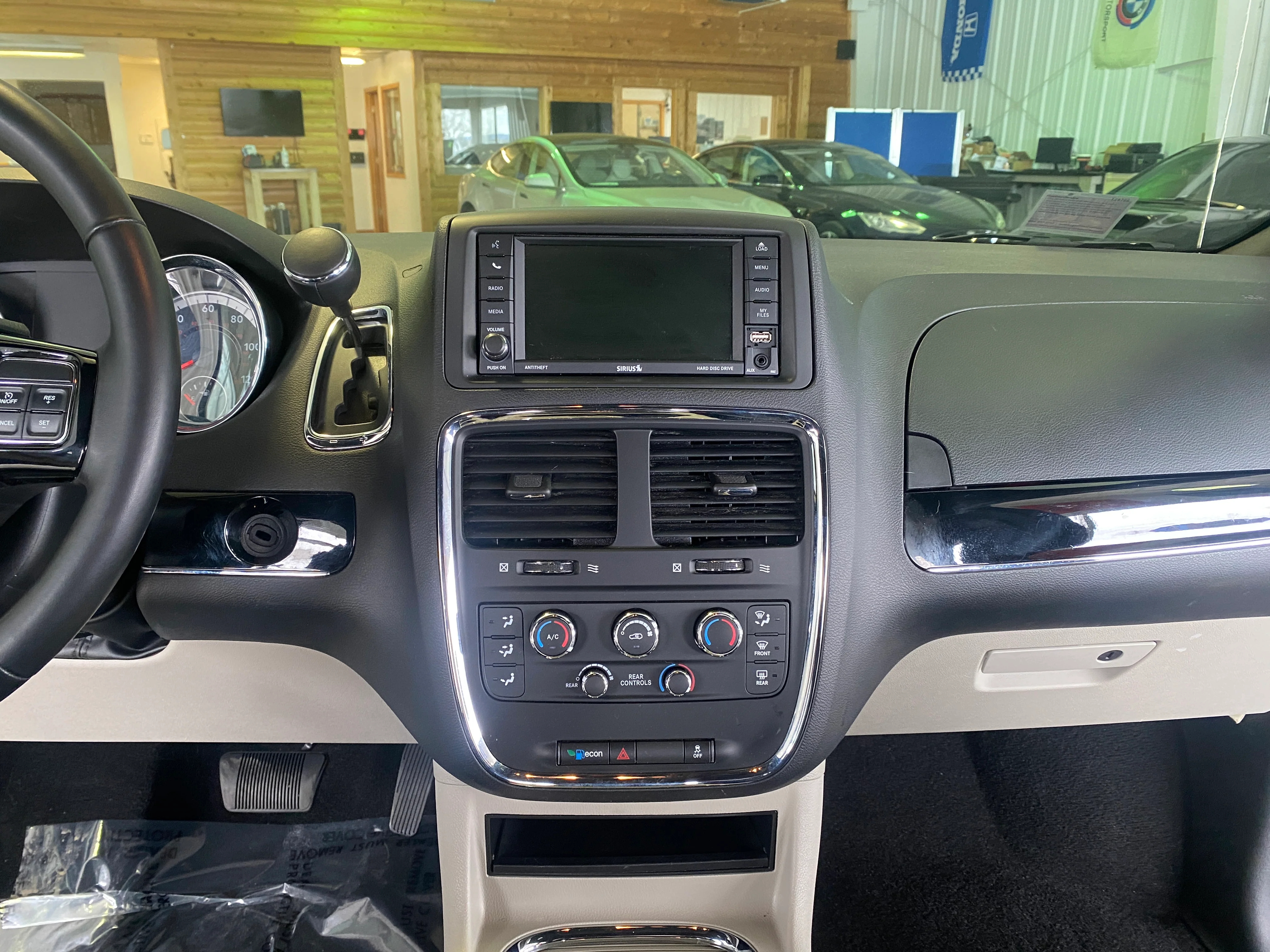 2019 Dodge Grand Caravan SXT - Image 23
