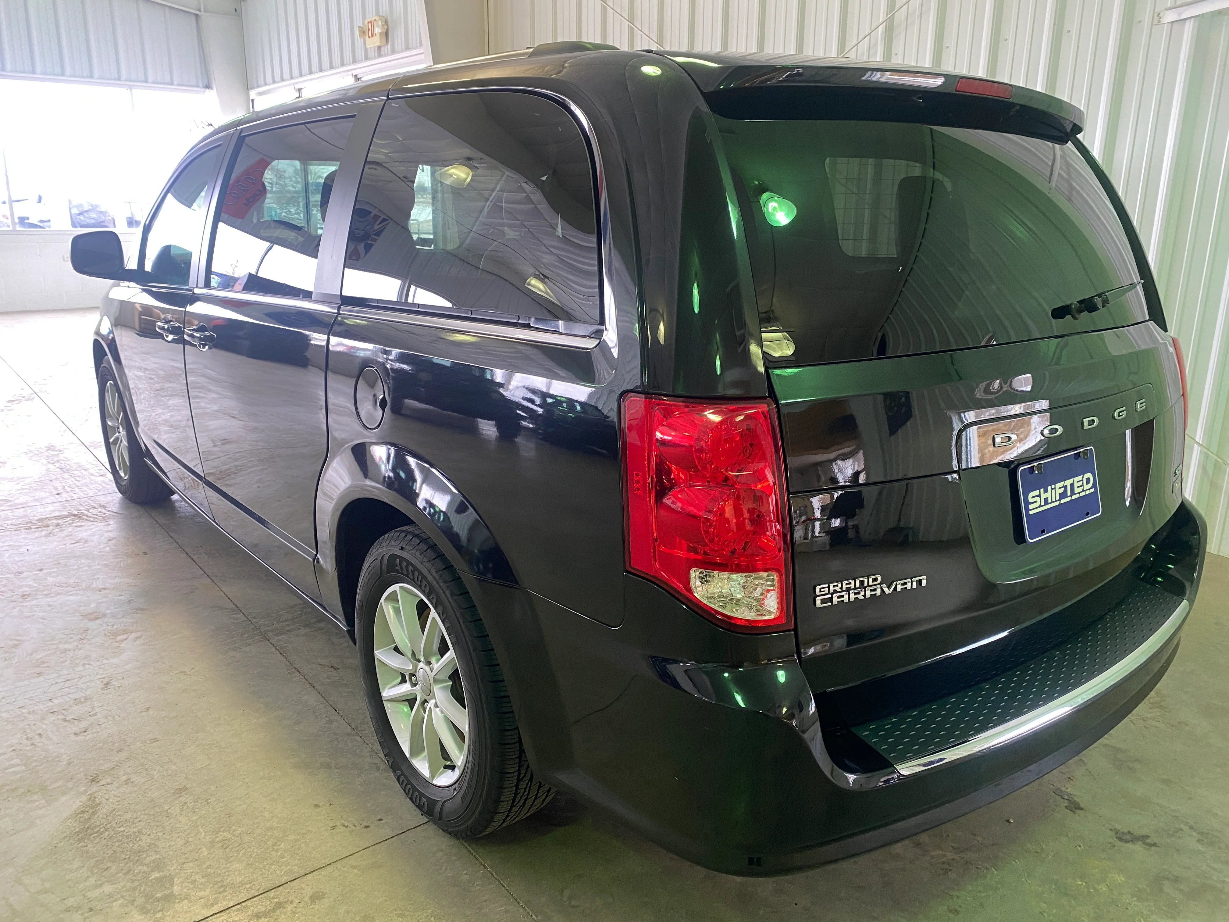 2019 Dodge Grand Caravan SXT - Image 3