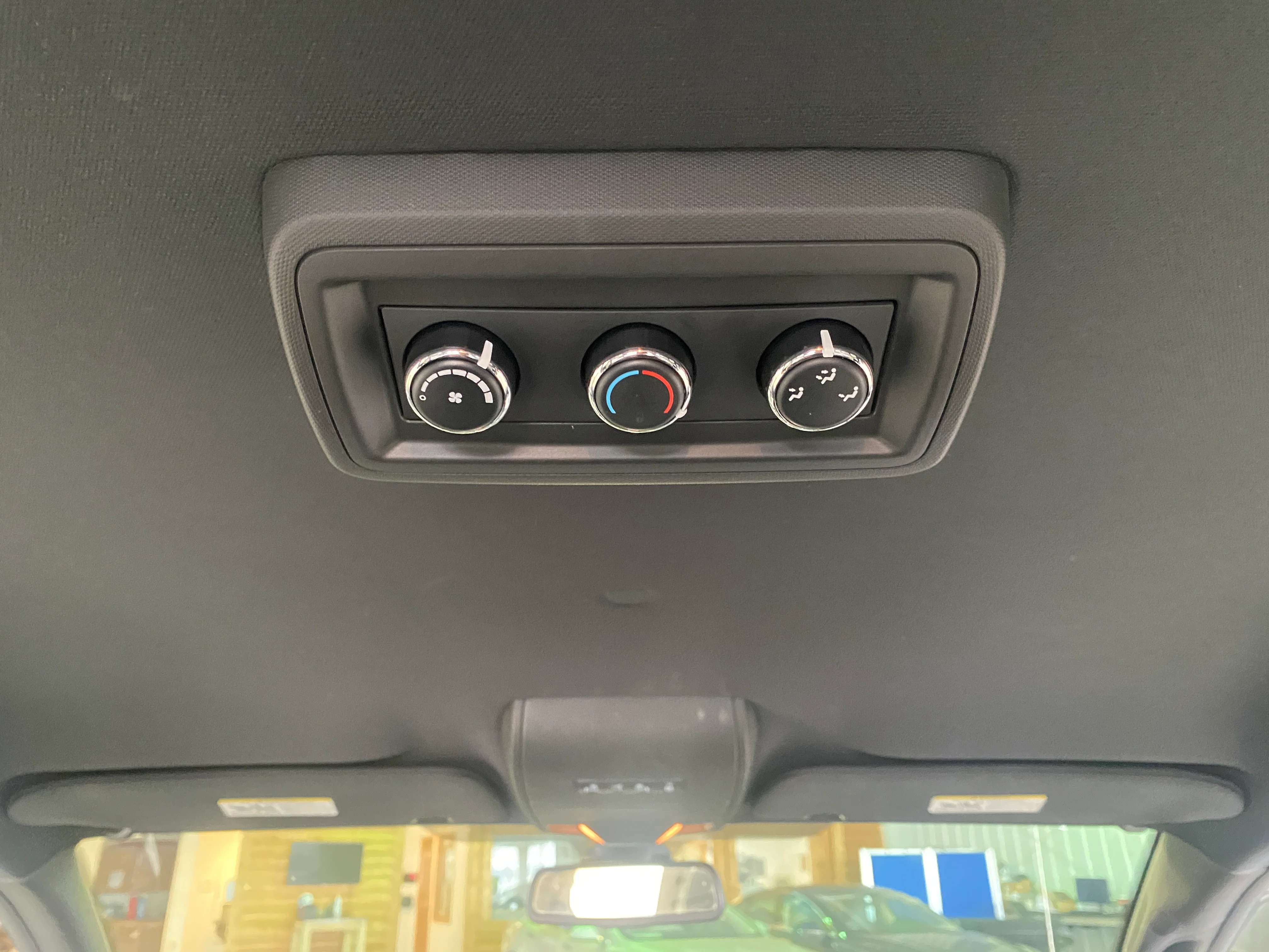 2019 Dodge Grand Caravan SXT - Image 31