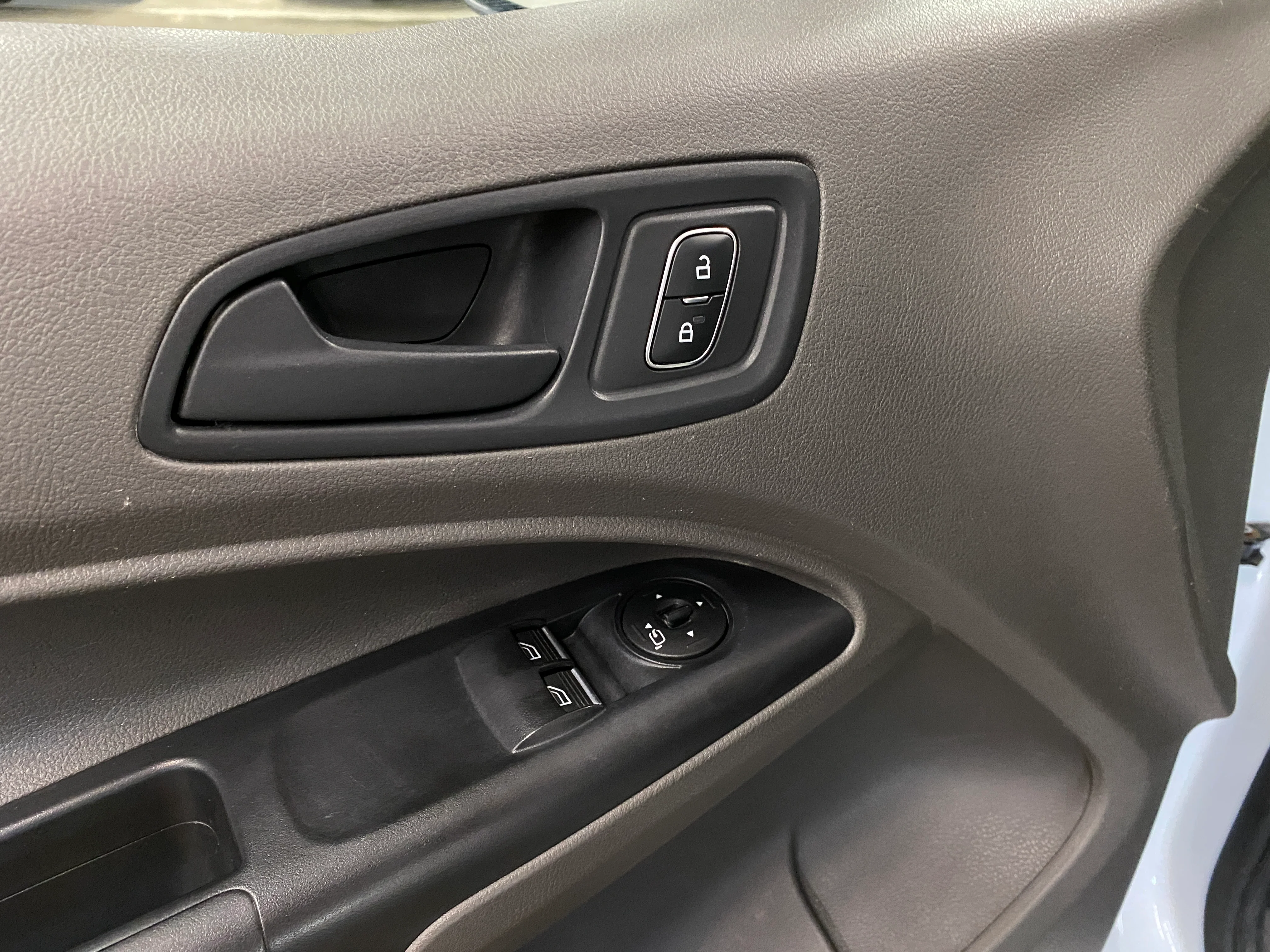2020 Ford Transit Connect XL - Image 11