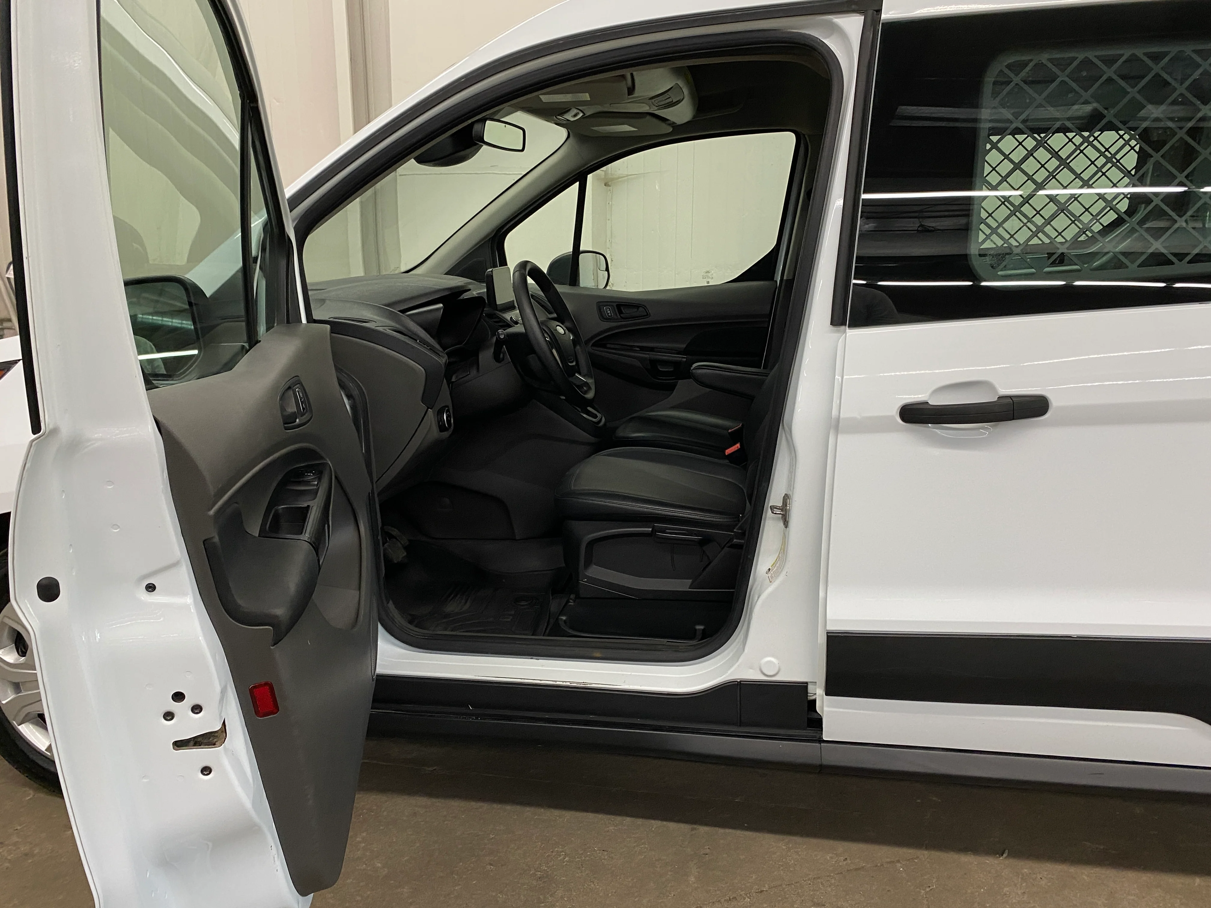 2020 Ford Transit Connect XL - Image 34
