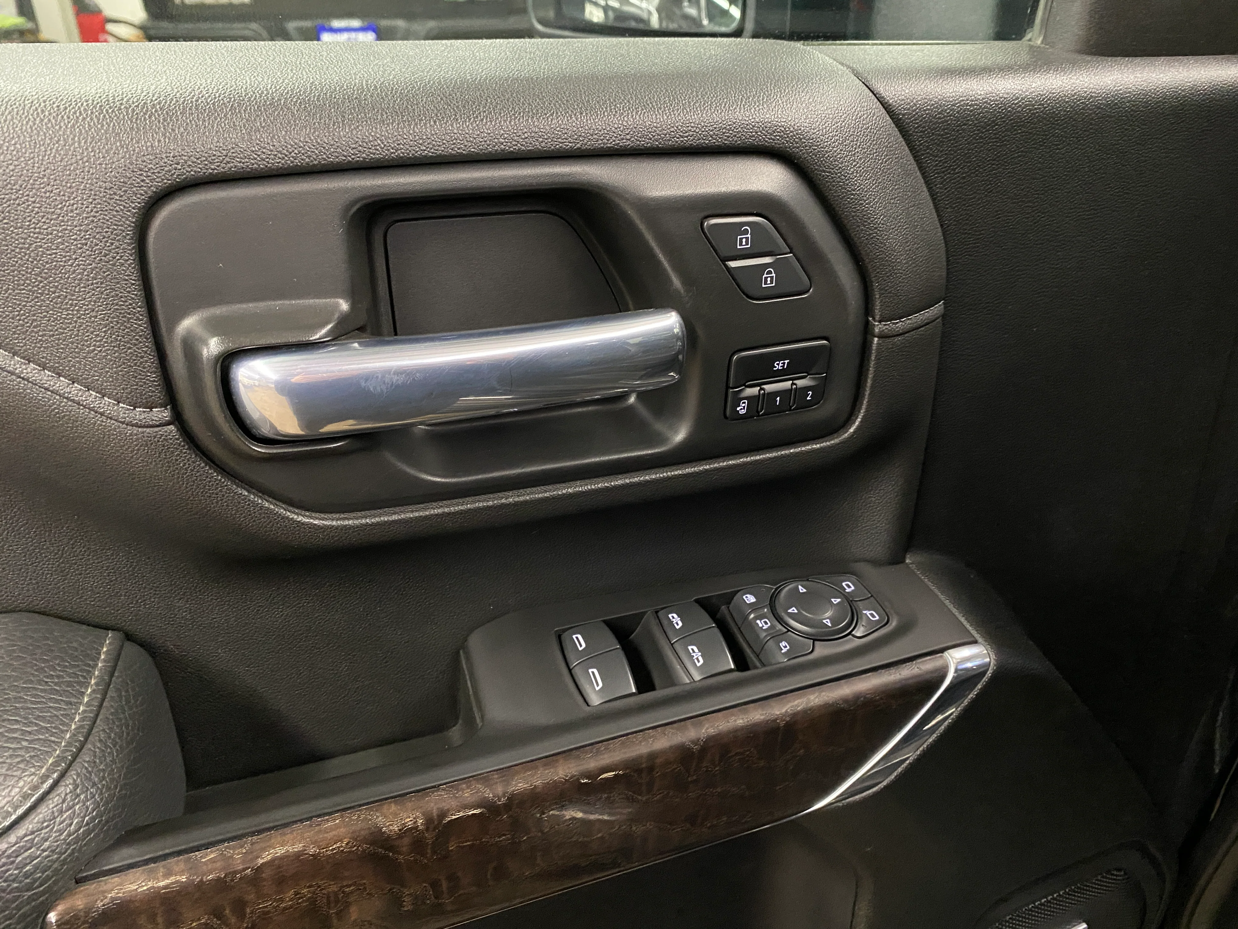 2021 GMC Sierra Denali 3500 - Image 11
