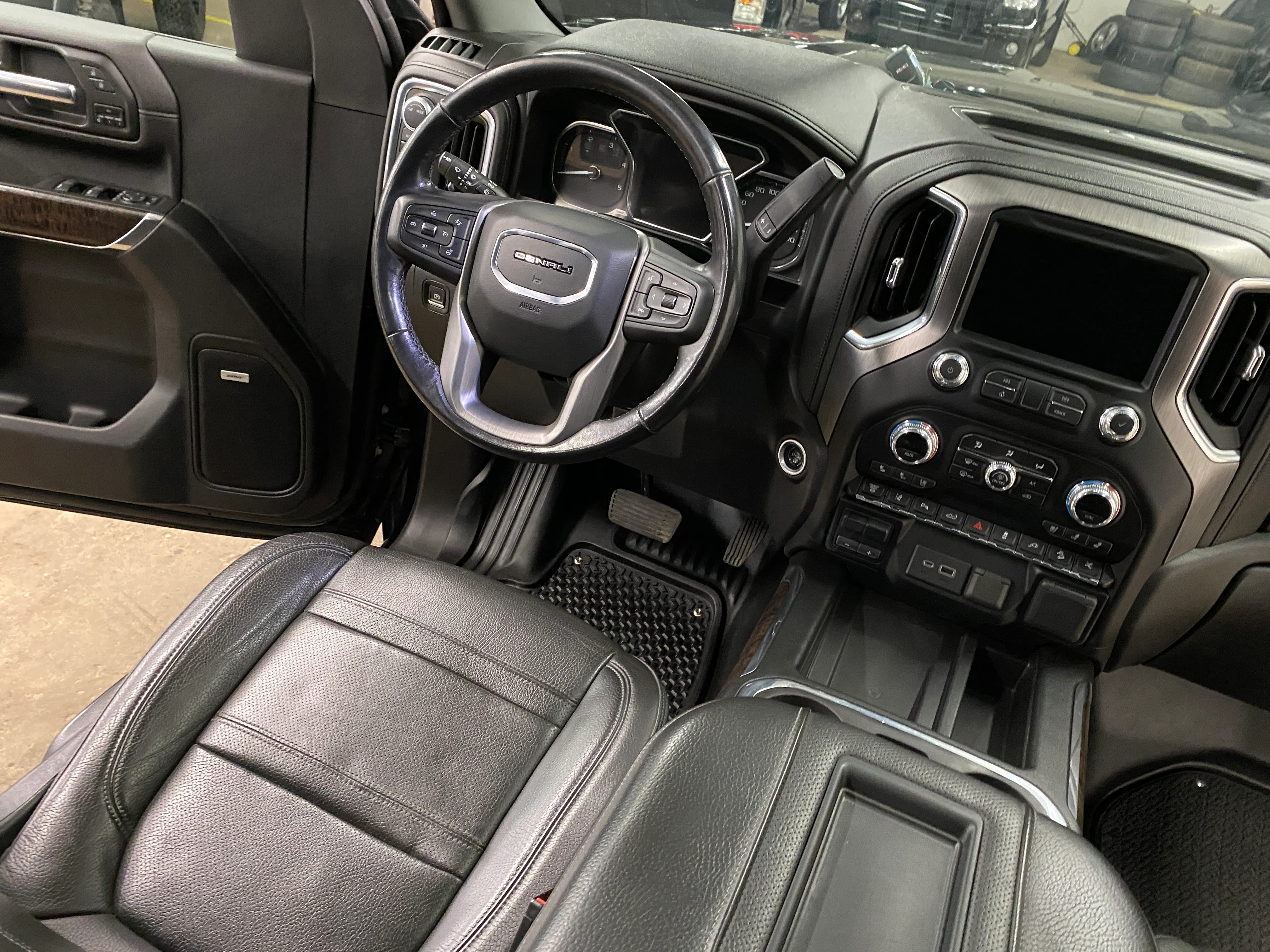 2021 GMC Sierra Denali 3500 - Image 18
