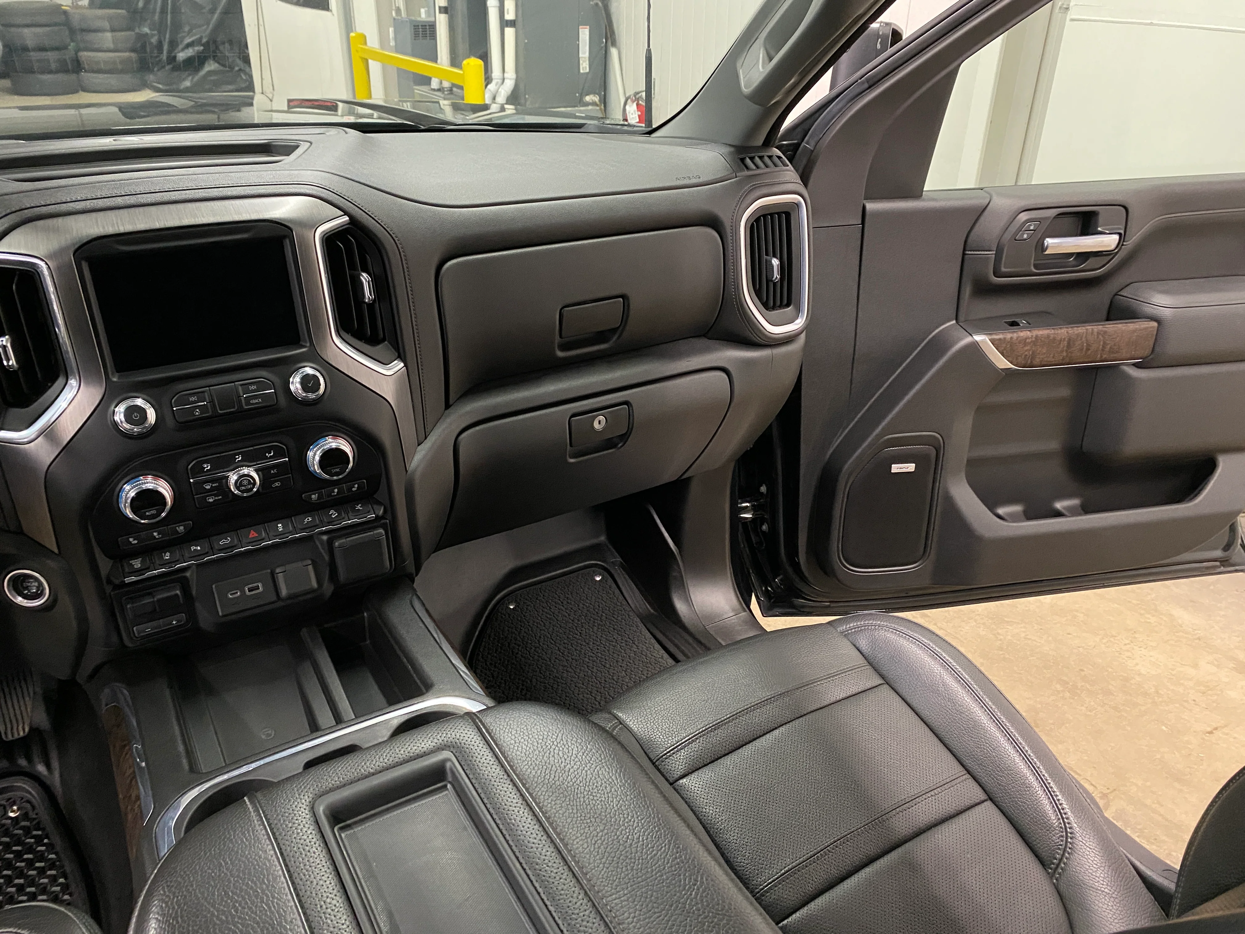2021 GMC Sierra Denali 3500 - Image 20