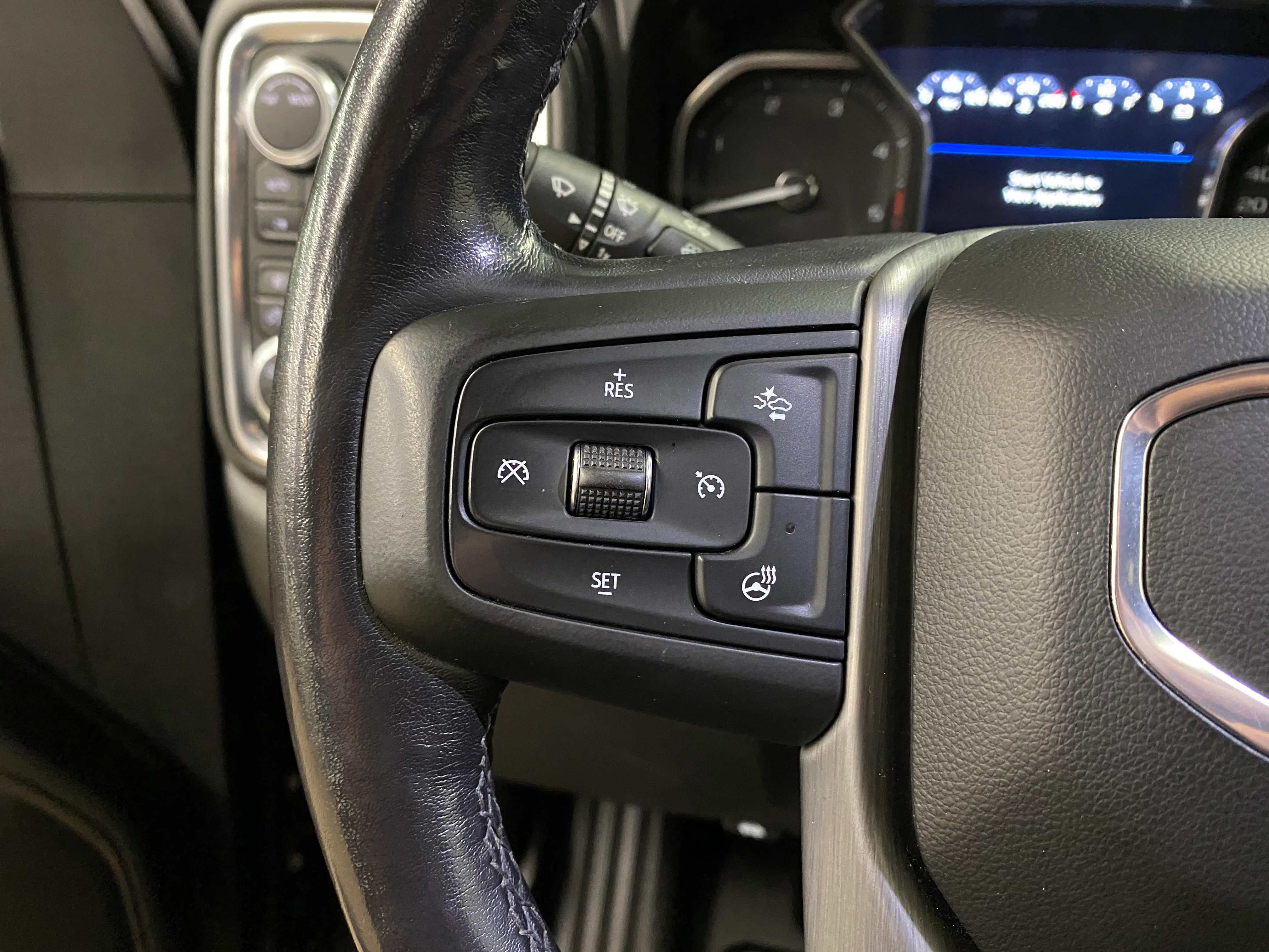 2021 GMC Sierra Denali 3500 - Image 22