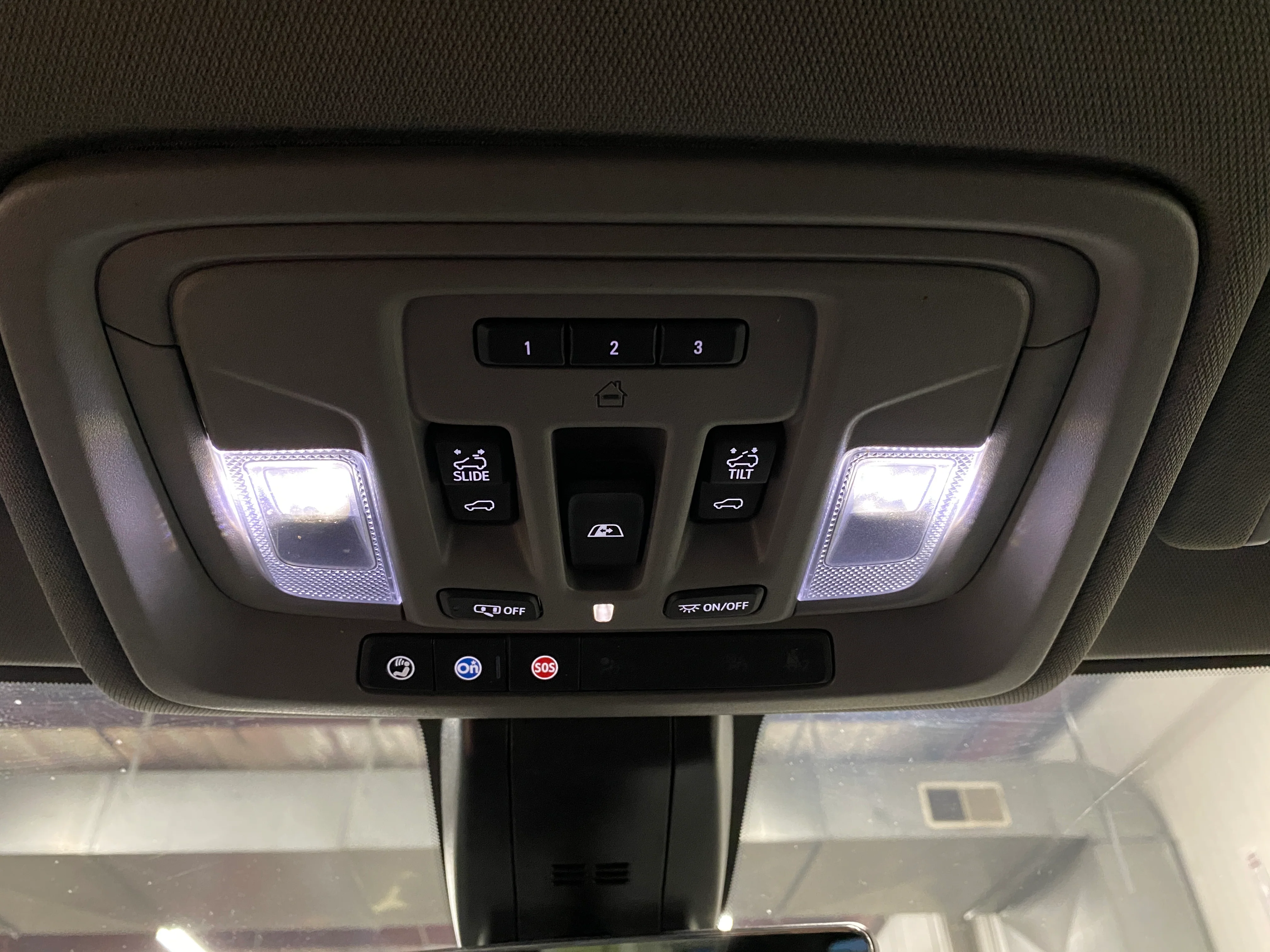 2021 GMC Sierra Denali 3500 - Image 26