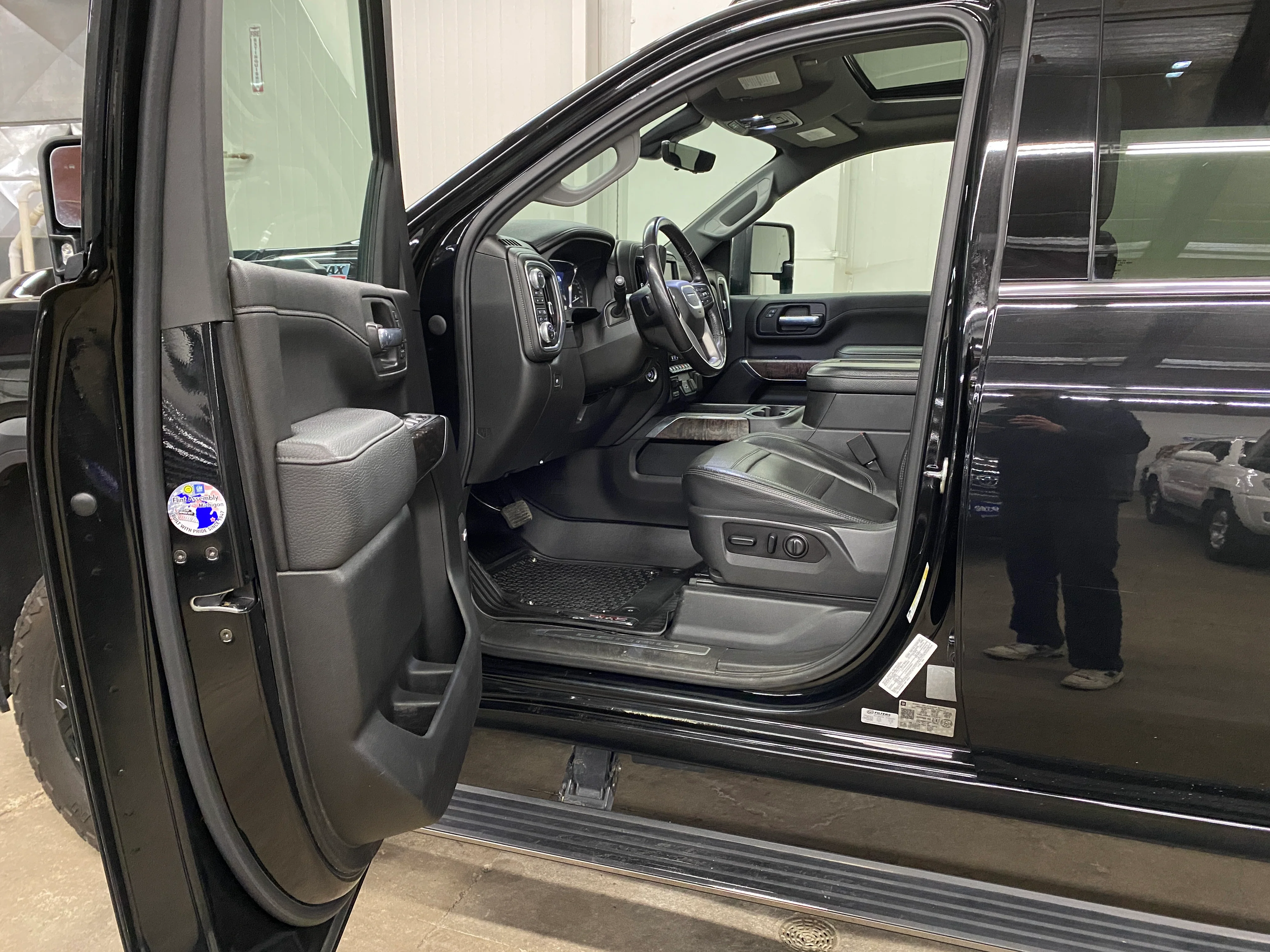 2021 GMC Sierra Denali 3500 - Image 36