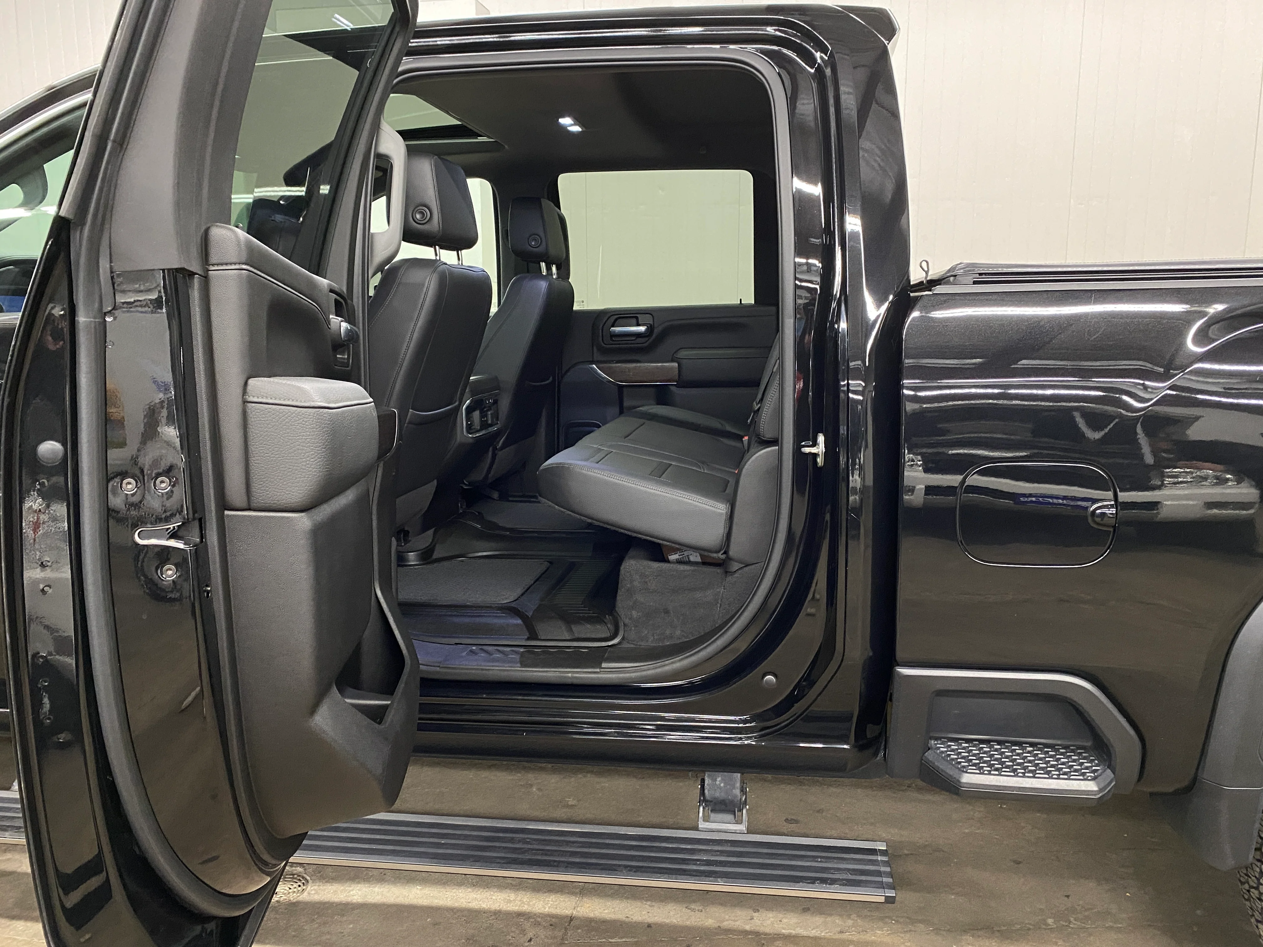 2021 GMC Sierra Denali 3500 - Image 40