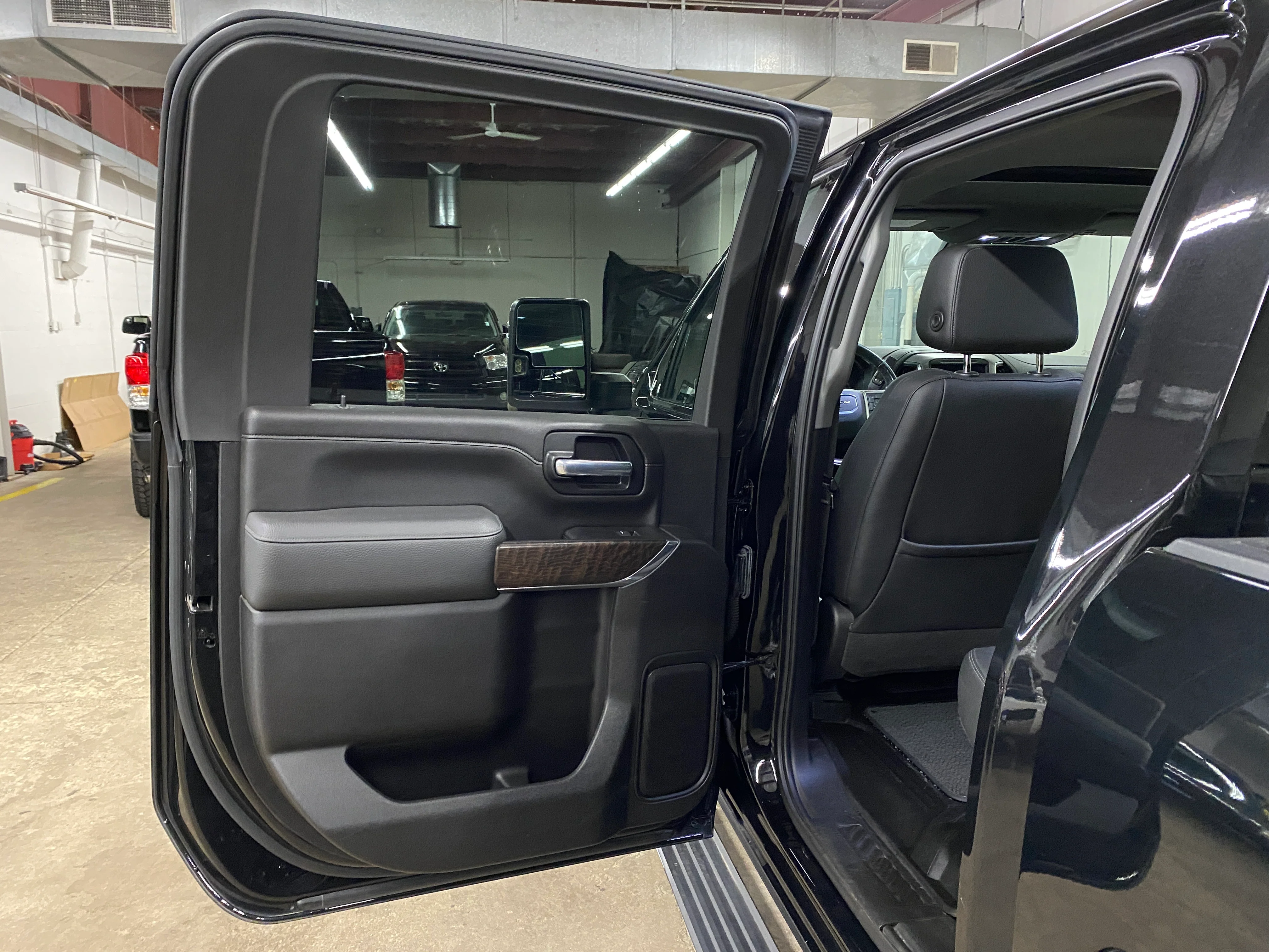 2021 GMC Sierra Denali 3500 - Image 43