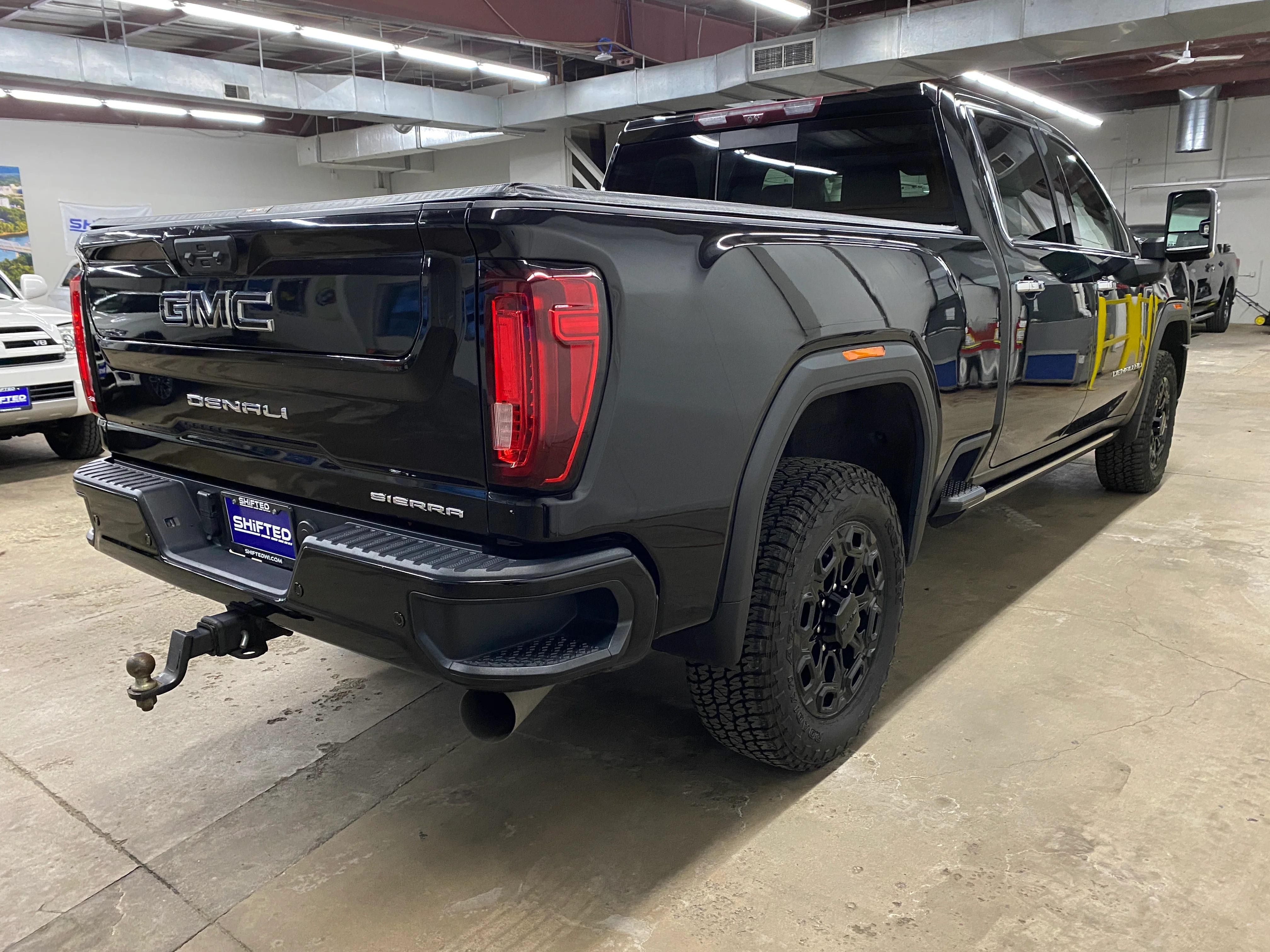 2021 GMC Sierra Denali 3500 - Image 5